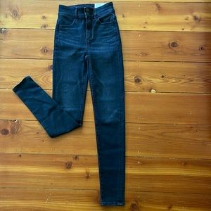 American Eagle Super High-Rise Jegging